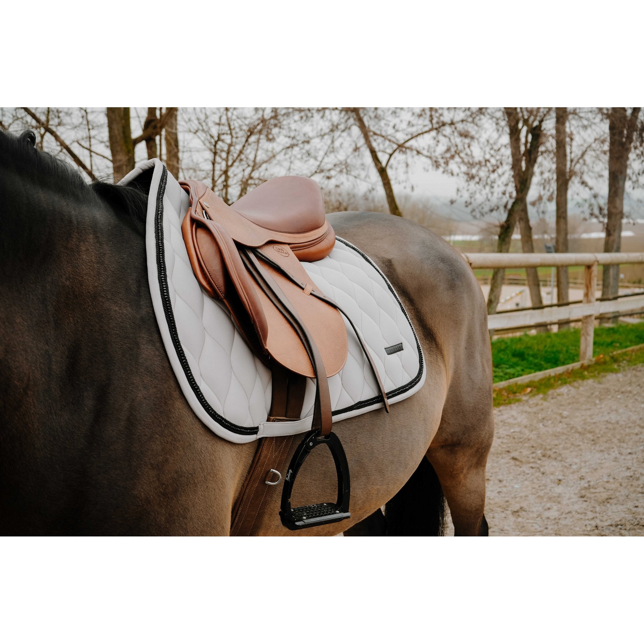 Equitheme Pearl Schabrak