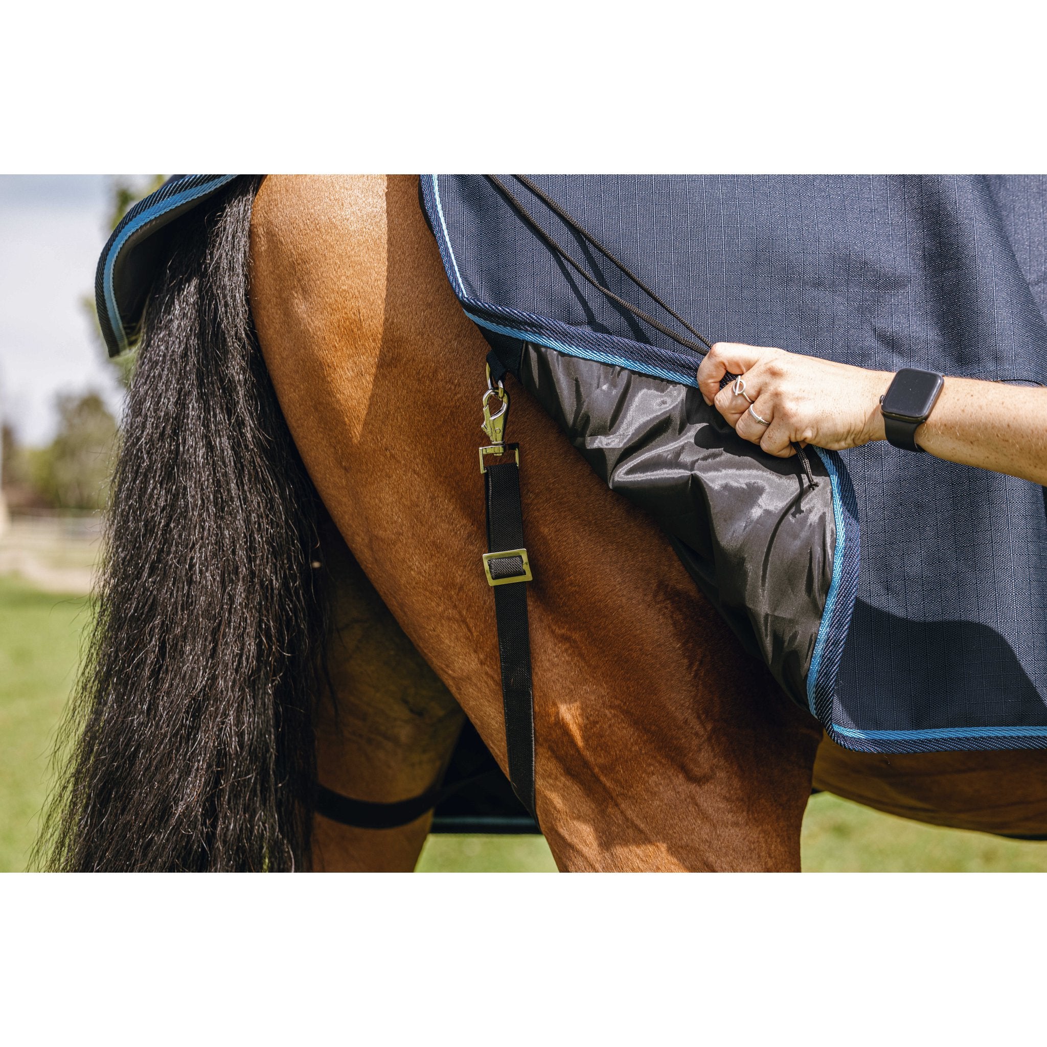 RIDING WORLD - Eco 600D - Utetäcke med hals 220 g