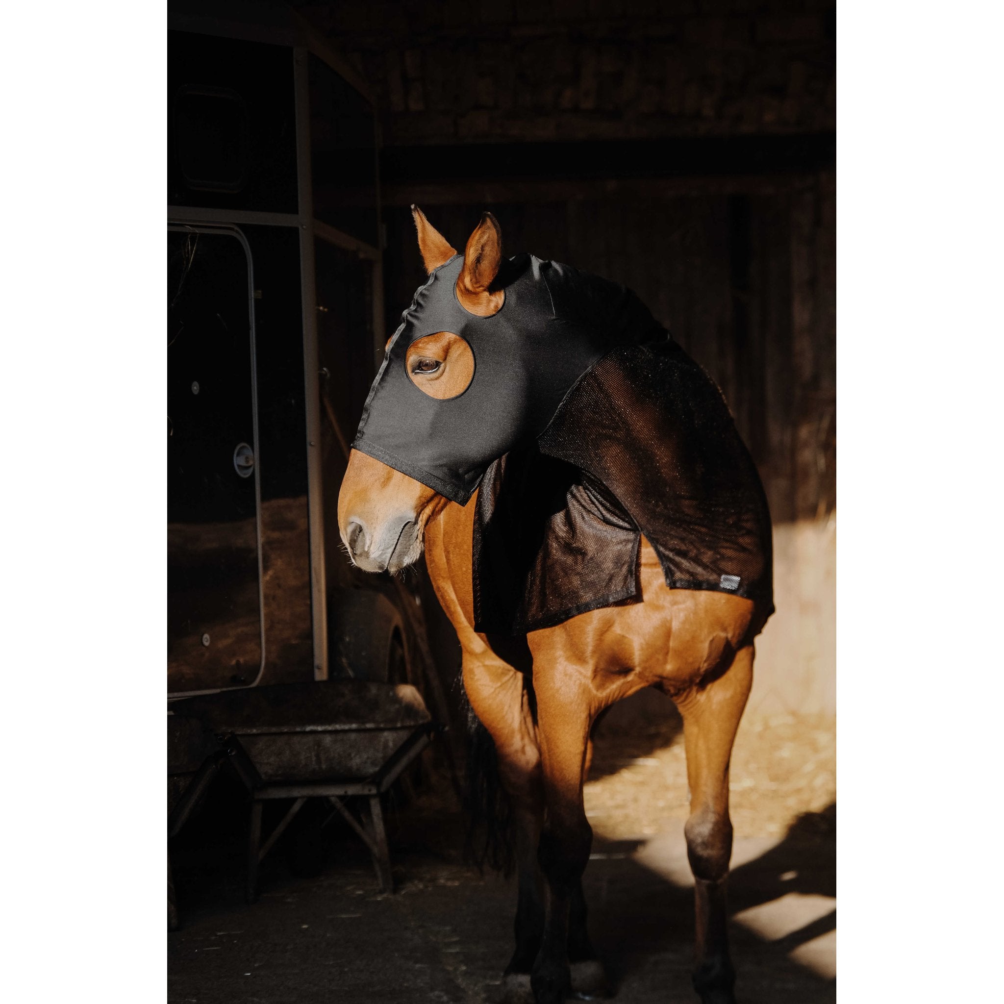Equithème Lycra/Mesh halsskydd med mask