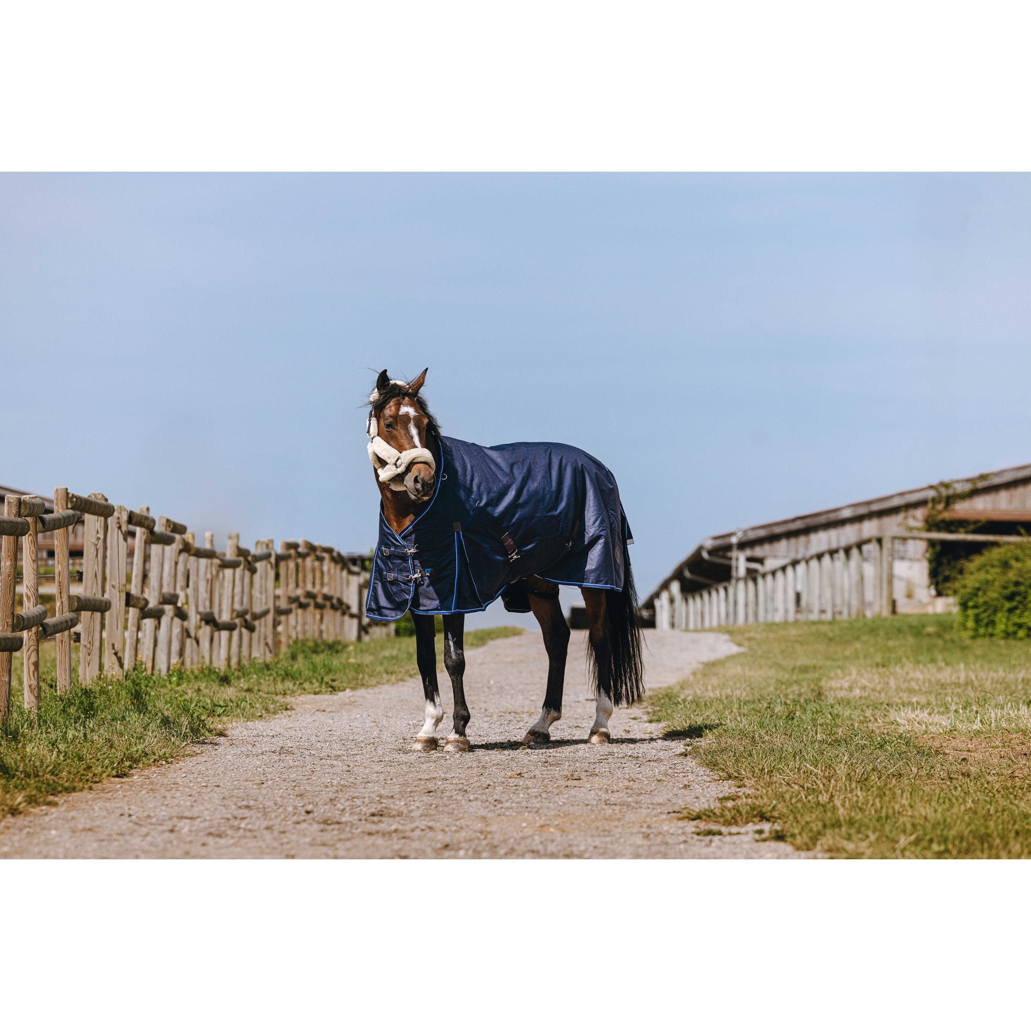 Equithème Classic 1200D Hög hals utetäcke 200 g