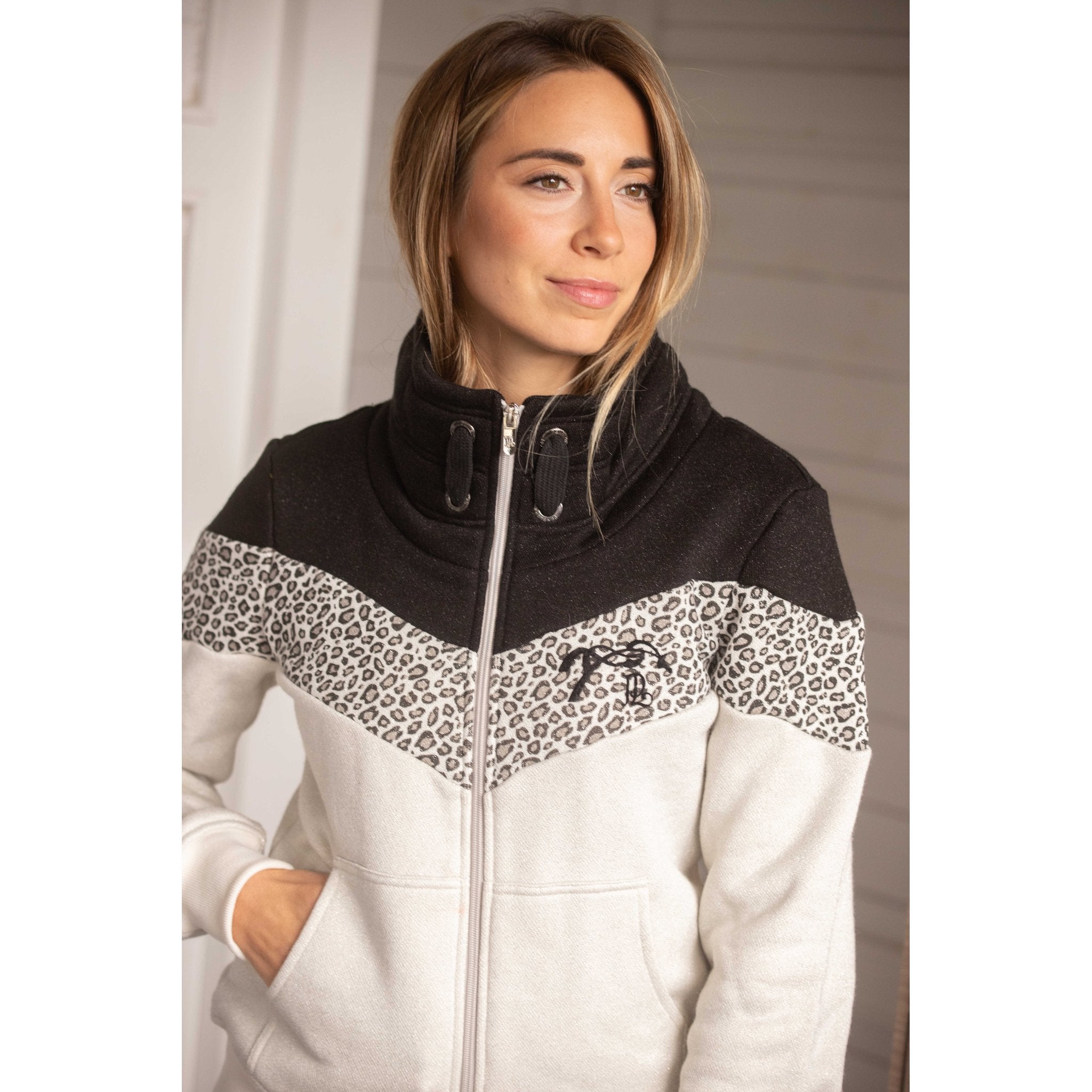 Penelope Leonative sweatshirt