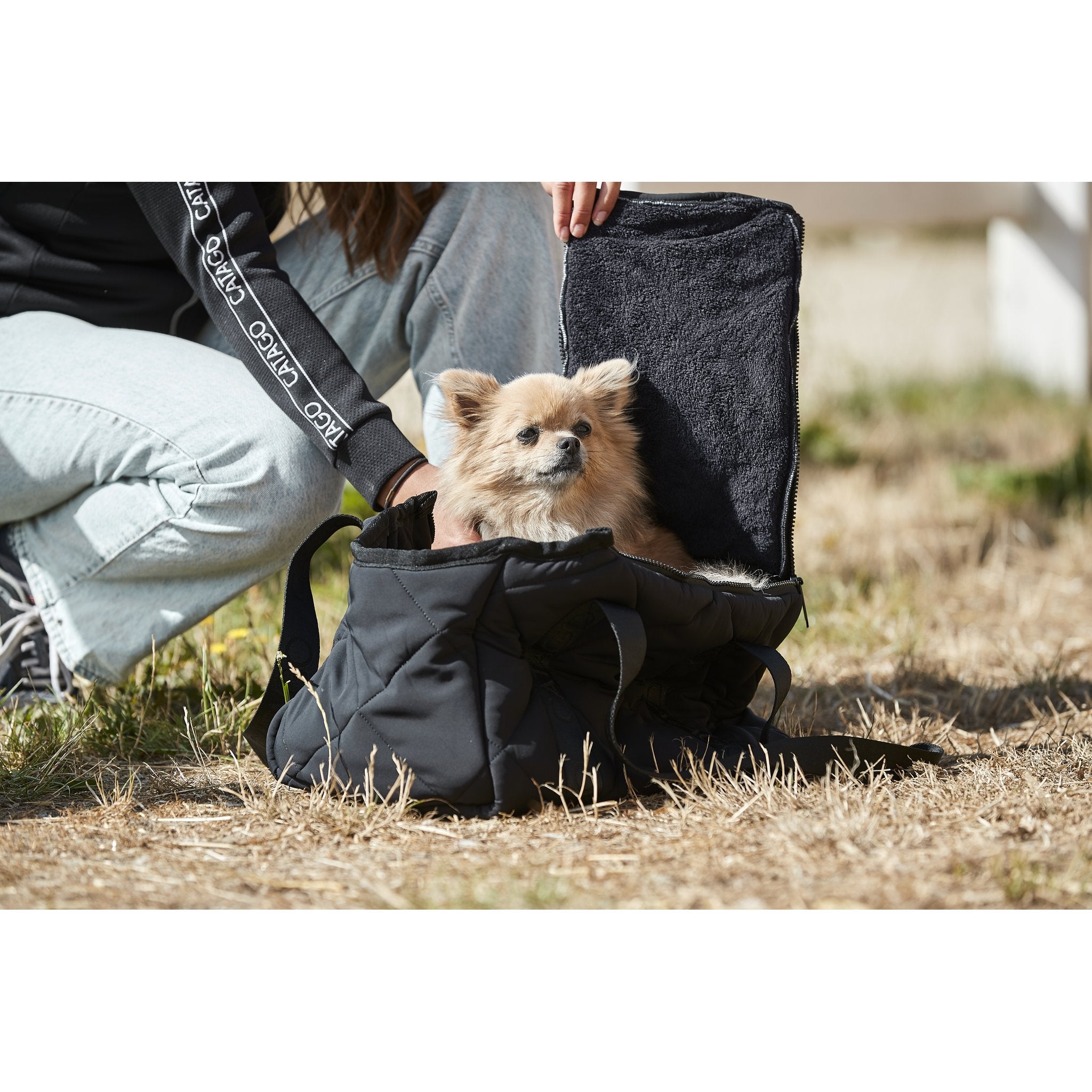 CATAGO quilted dog carrier bag