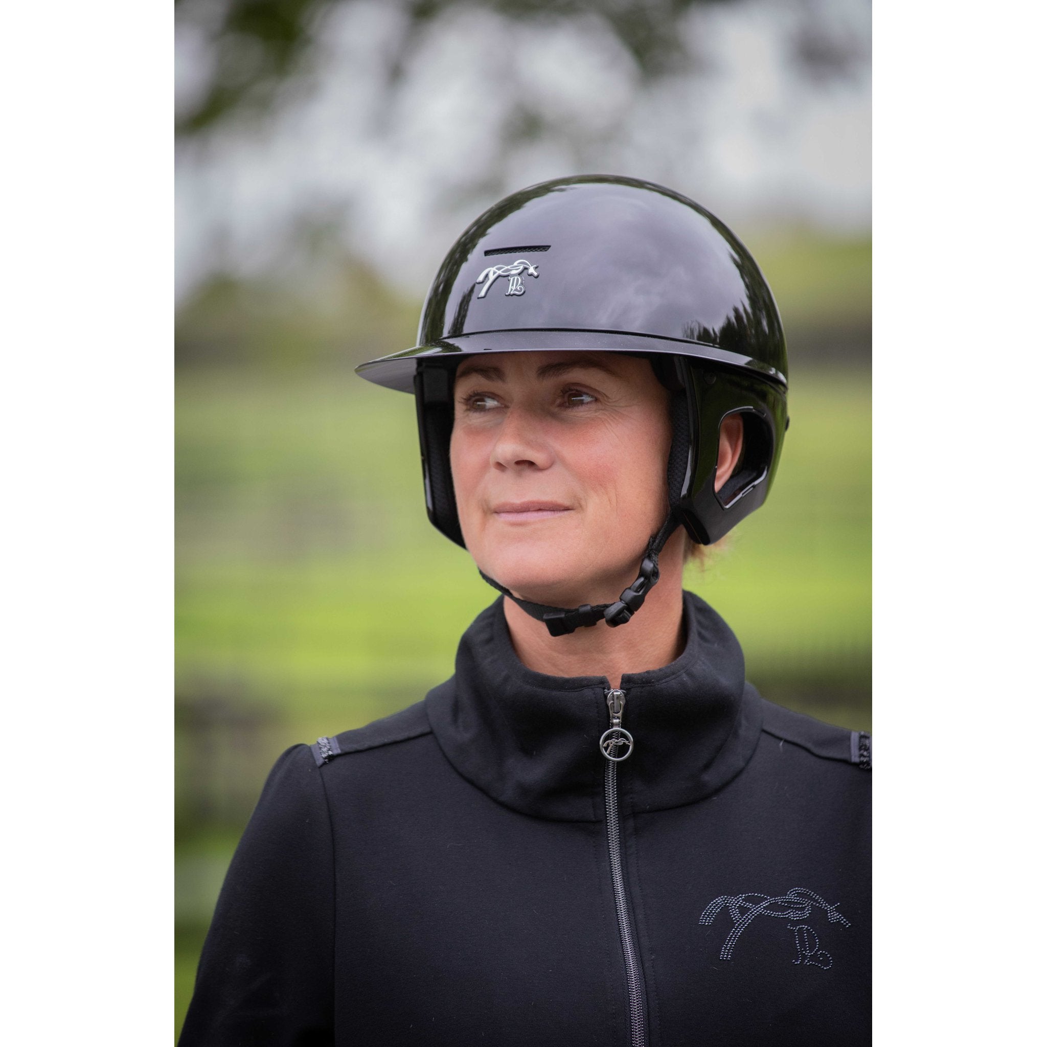 PENELOPE Ridhjälm med solskärm