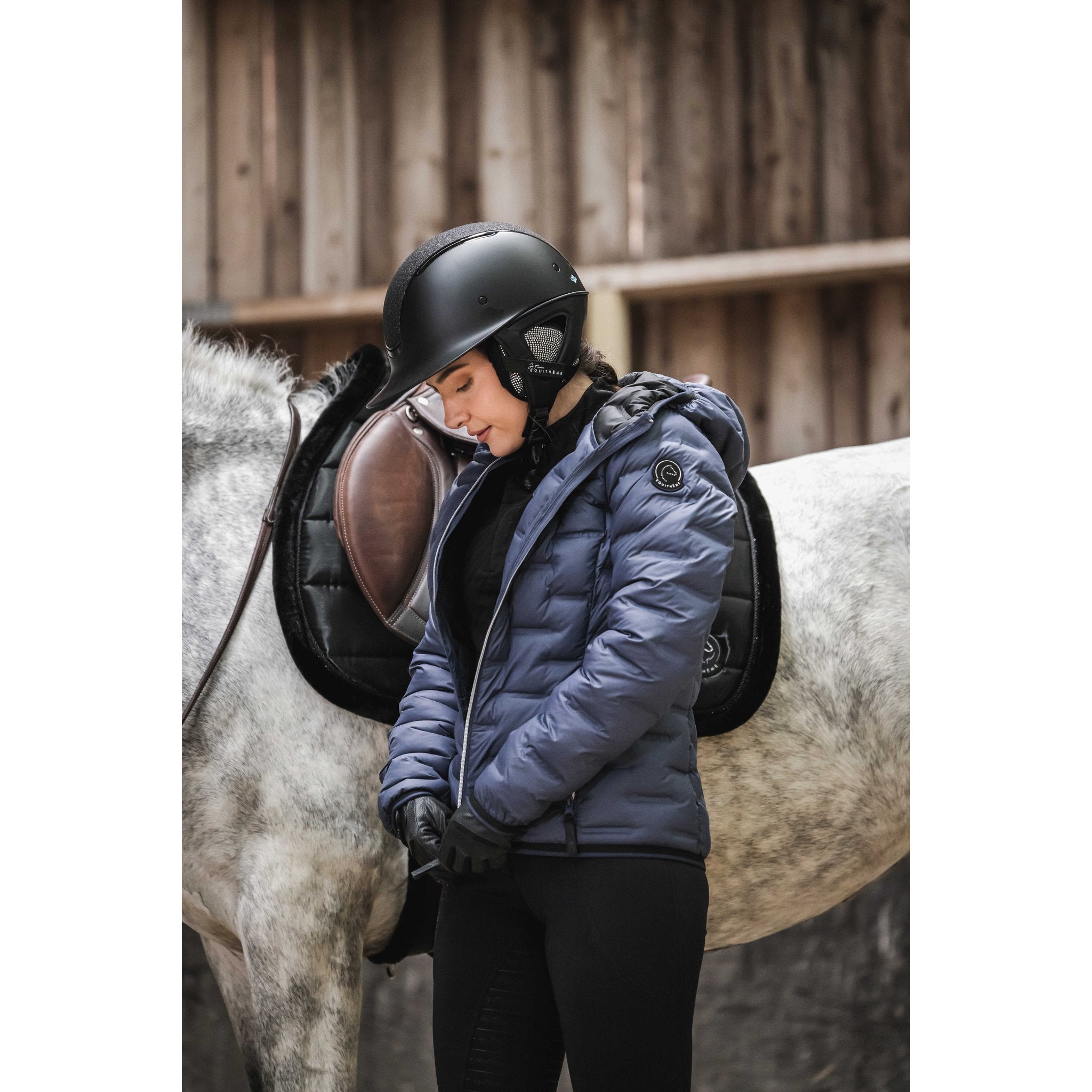Equithème Soazy Ridhjälm med solskärm Glossy Black Crystal top