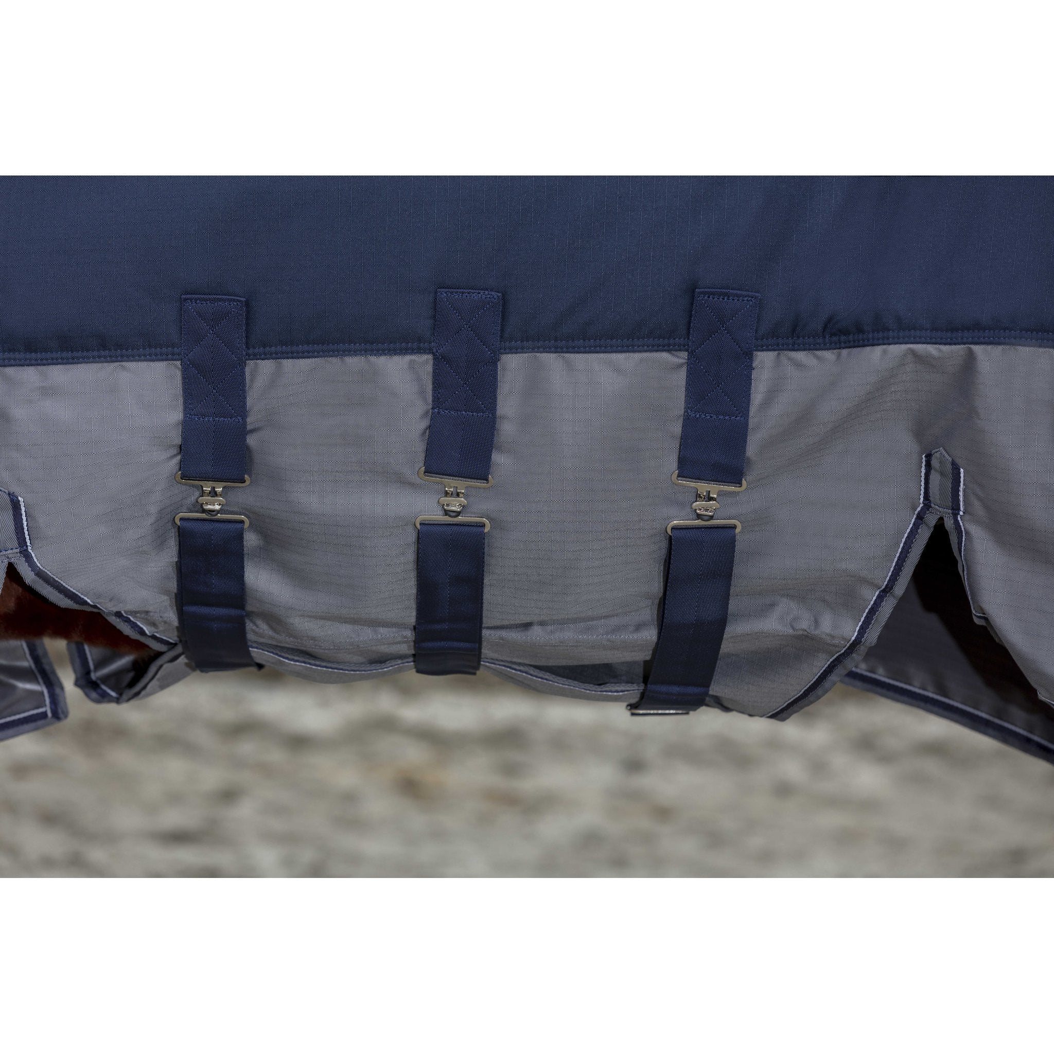 Equithème TYREX 600D Turnout täcke med magskydd 300 g