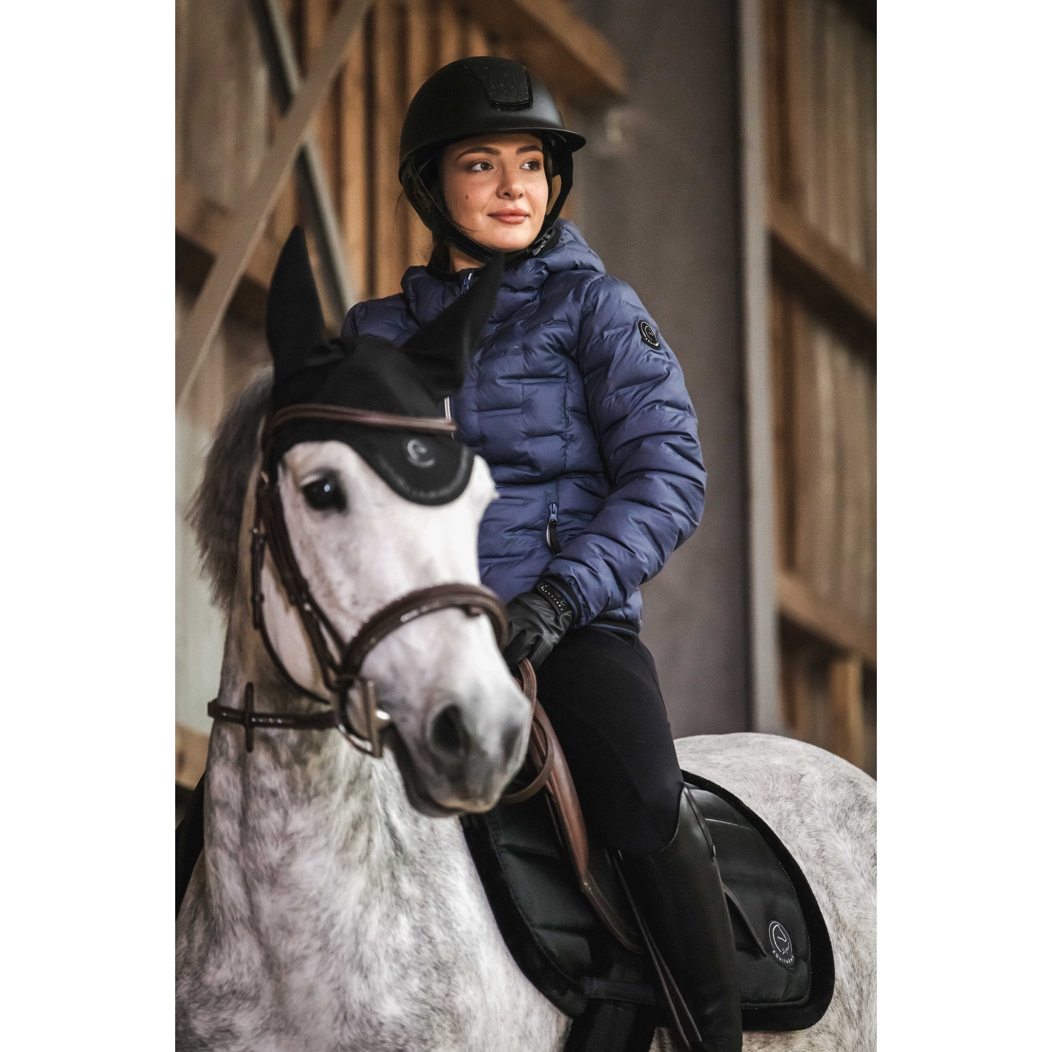 Equithème Soazy Ridhjälm med solskärm Glossy Black Crystal top