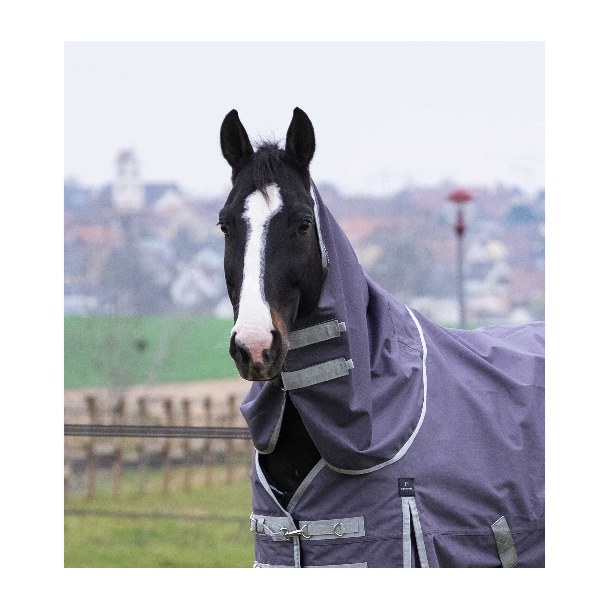 Equithème TYREX 1200D Återvunnet Halstäcke 150 g