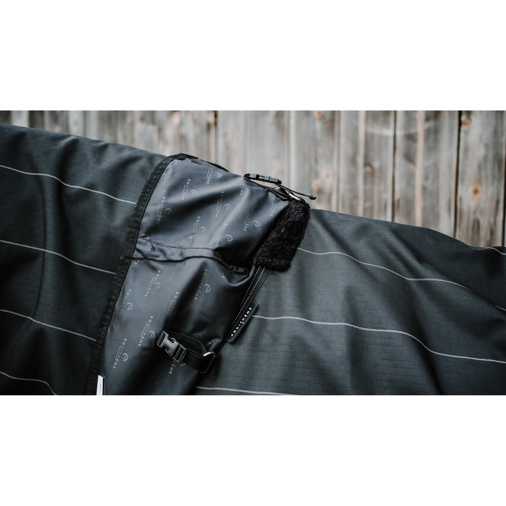 Equitheme TYREX Lumin 600D Övergångstäcke 50g