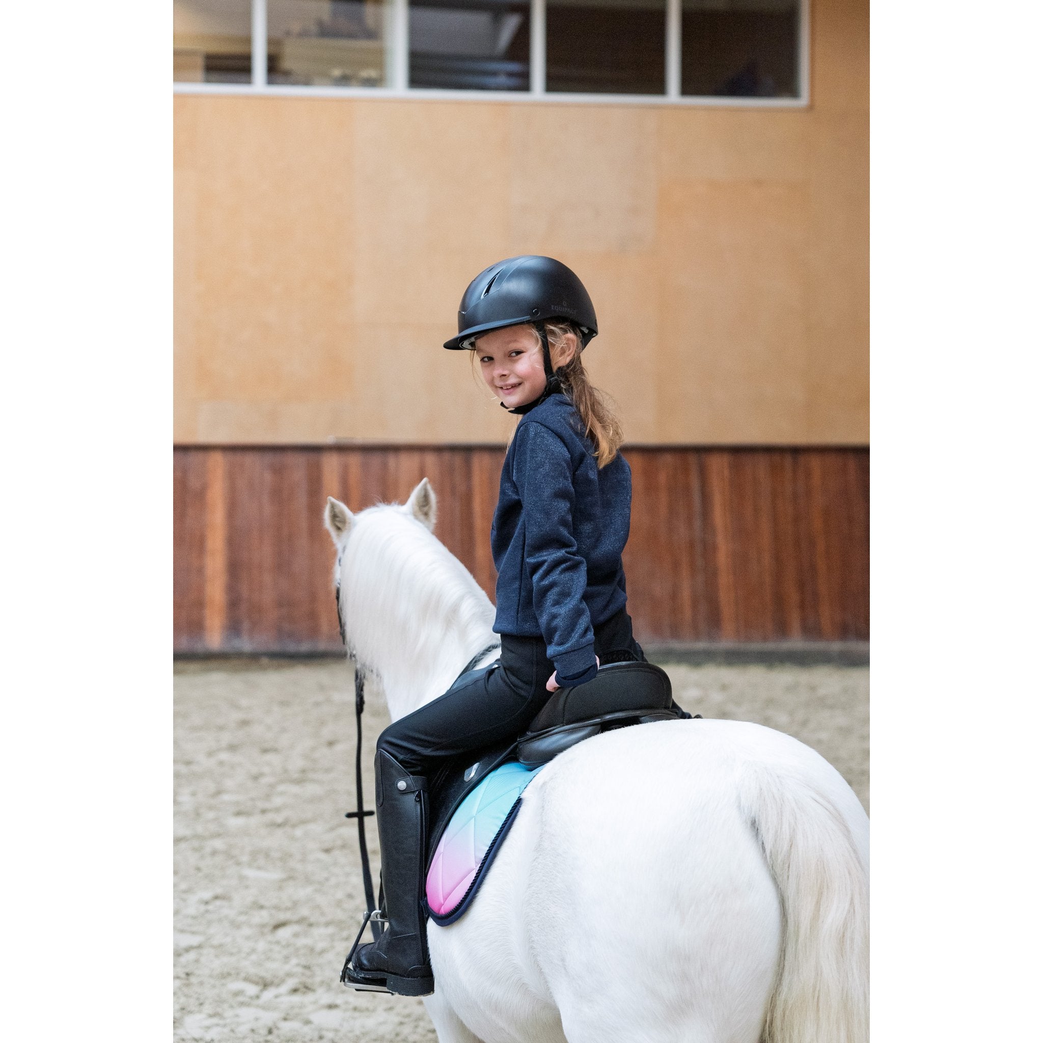 Equipage Vilma Hjälm